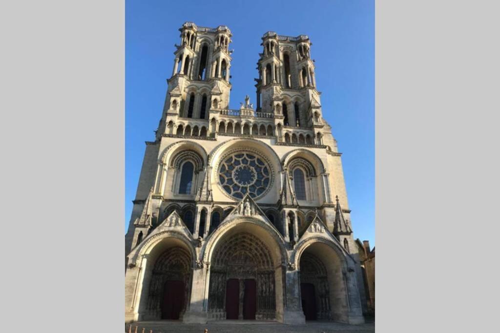 Laon : « Suite Privee Au Pied De La Cathedrale » Εξωτερικό φωτογραφία